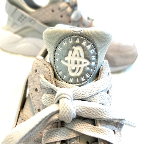 Nike Air Huarache Run Prm Womens Running Shoes - Picture 9 of 11